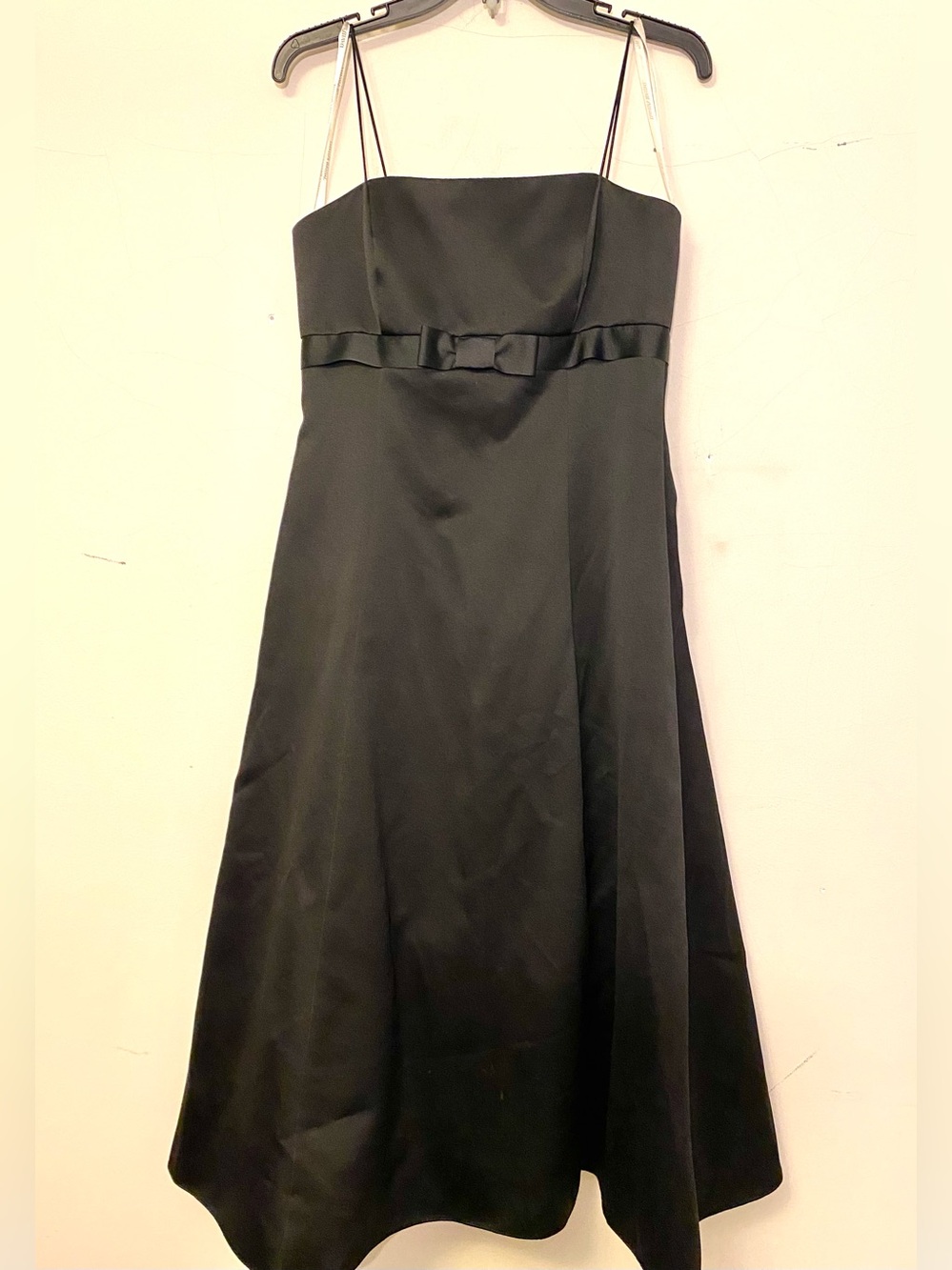 NEW Condition Elegant David's Bridal Gown w/Grossgrain Ribbon Accent